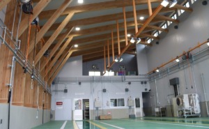 富士急バスが大月営業所を環境配慮型に全面リニューアル