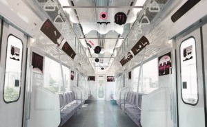 GHOSTrain名古屋鉄道が廃棄ビニール傘で作った「オバケ中吊り」