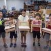 粗大ごみの木製品から小物家具を制作 舞鶴市で夏休み親子工作教室