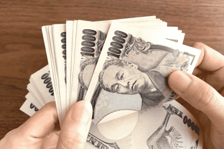 遺品整理で現金を見つけた場合はどうするべき？隠し場所やトラブル対処法を解説