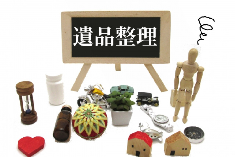 遺品整理の服の取扱方法｜処分方法や仕分けの4ステップについても詳しく解説