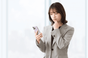 スマホのパスワード解除を業者に依頼する際の注意点2つ