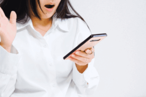 故人のスマホのパスワードを解除できないと発生する問題