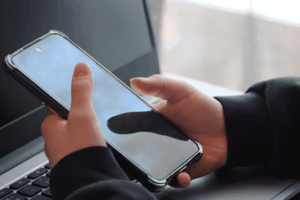 スマホのパスワード解除業者の料金についてまとめ
