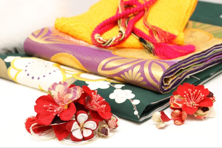 遺品整理で出てきた着物を処分する方法8つを解説！処分前に考えるべきリメイク案も紹介
