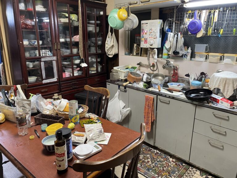 汚部屋から脱出できない理由とは？汚部屋を片付ける4ステップと部屋を維持するコツを解説