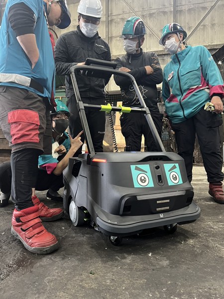 AI自動掃除ロボットPUDU MT1の画像